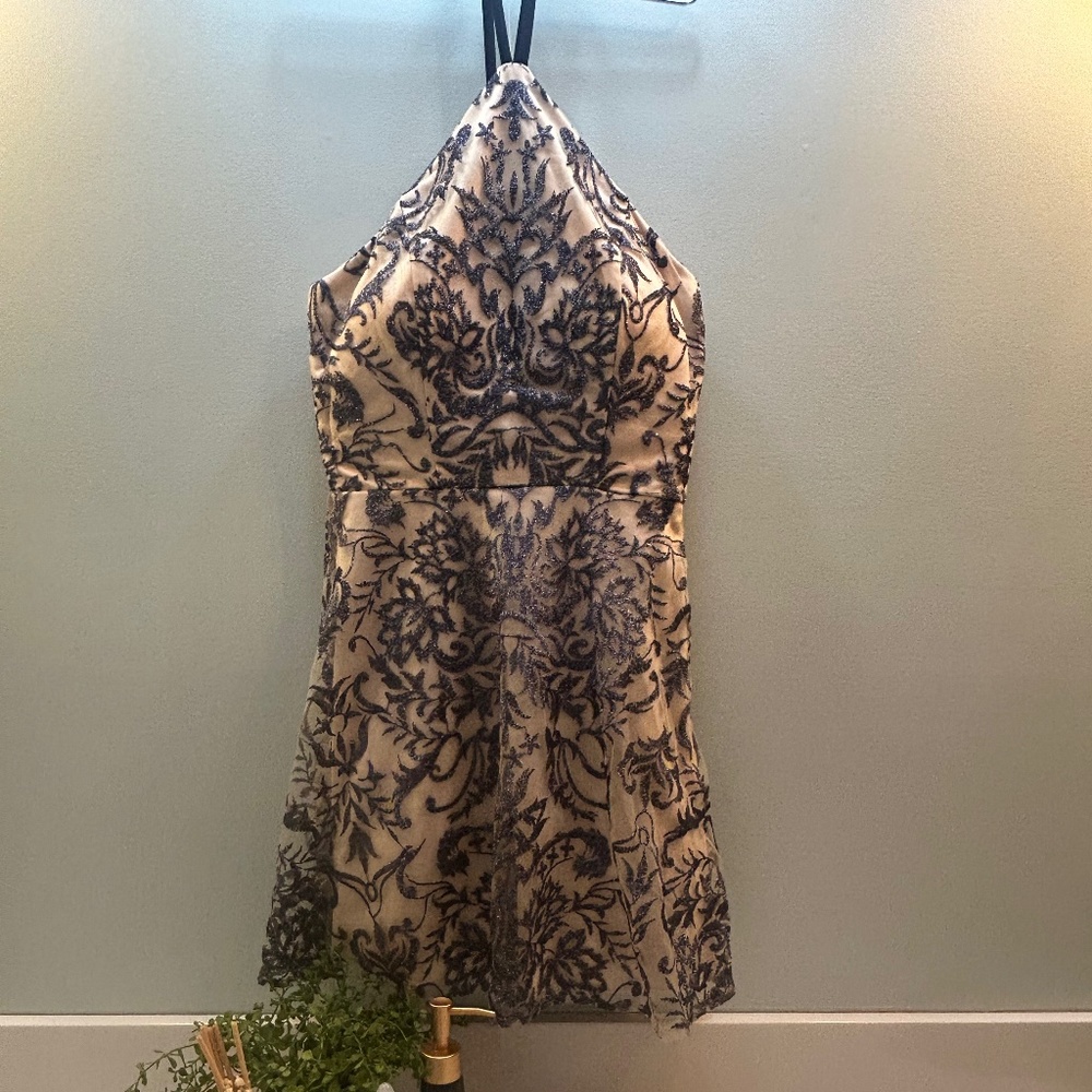 NWT Speechless Formal Homecoming Prom Dress Illusion Glitter Lace Design Size 5